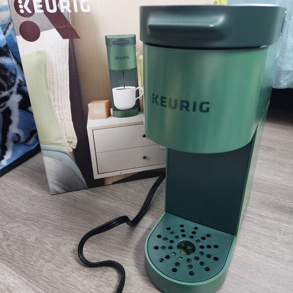 Keurig Single Cup Coffee Maker – Forest Green – Gently Used - Picture 1 of 1